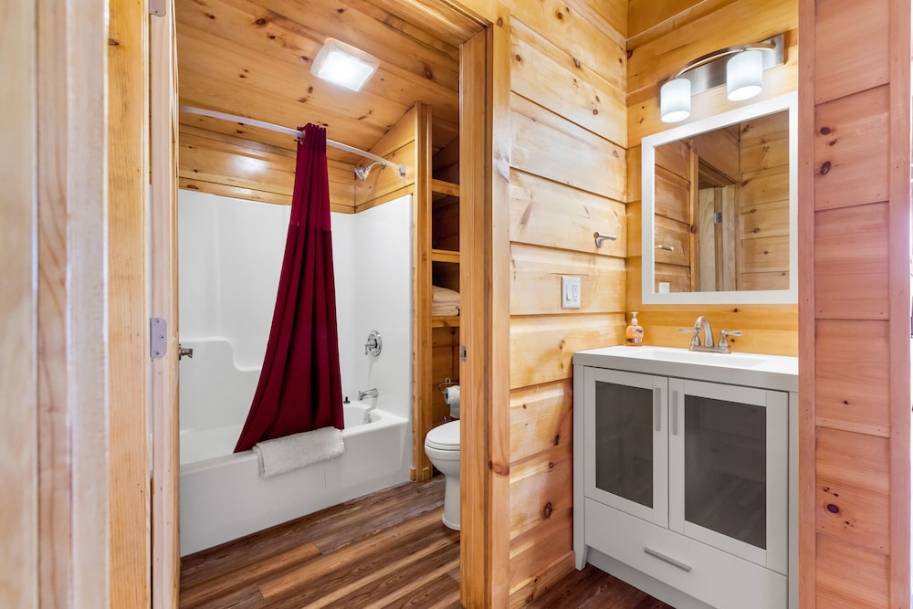 Edinboro Lake Resort Cabins