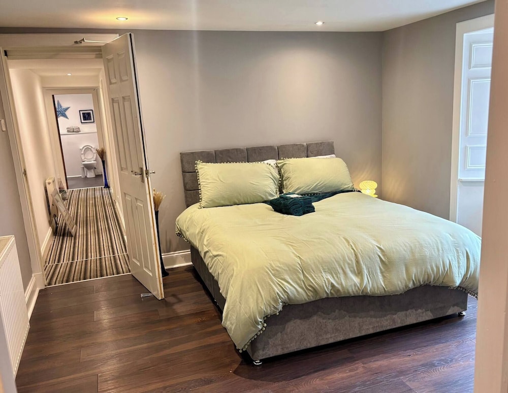 Lovely Quiet Flat Near Centre