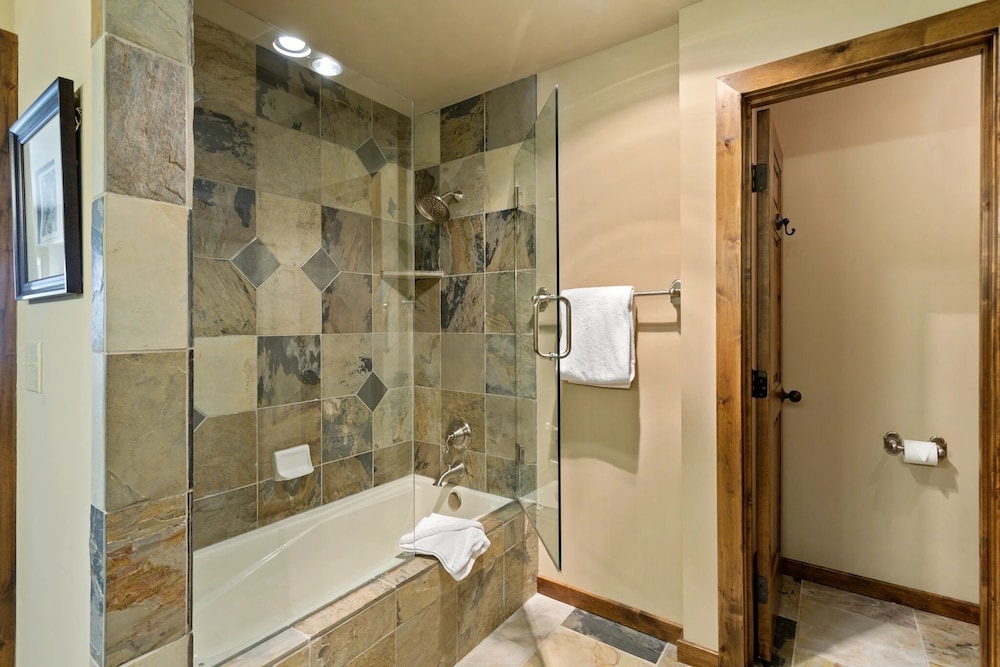 Stag Lodge at Deer Valley Resort - Three Bedroom Residence with Spa #13 3 Condo