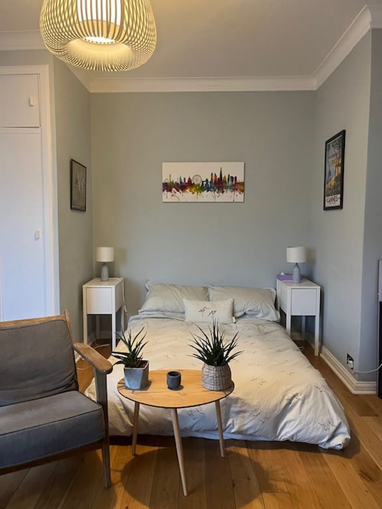 Chic 1 Bed Studio Flat In Popular Bloomsbury