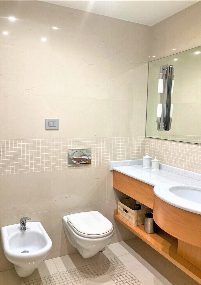 Borsa 1- Bright apartment with balcony