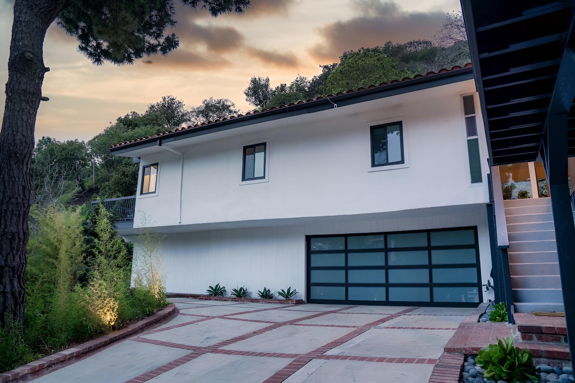 Betty Lane - Image 5