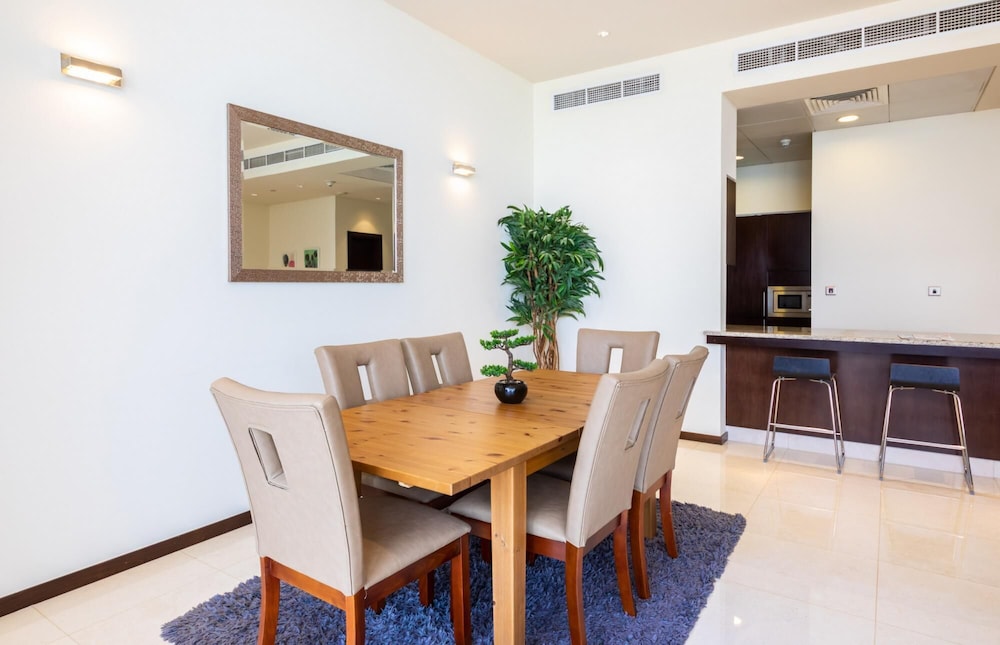 Splendid Sea View Apartment on Palm Jumeirah