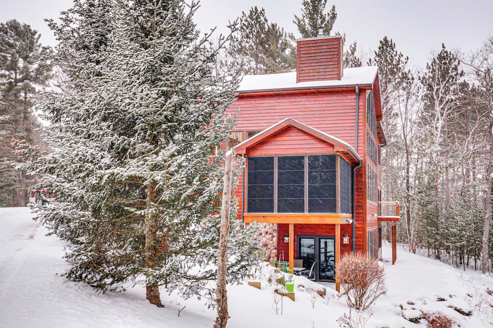 Lakefront Gem w/ Dock & Views in Lac Du Flambeau
