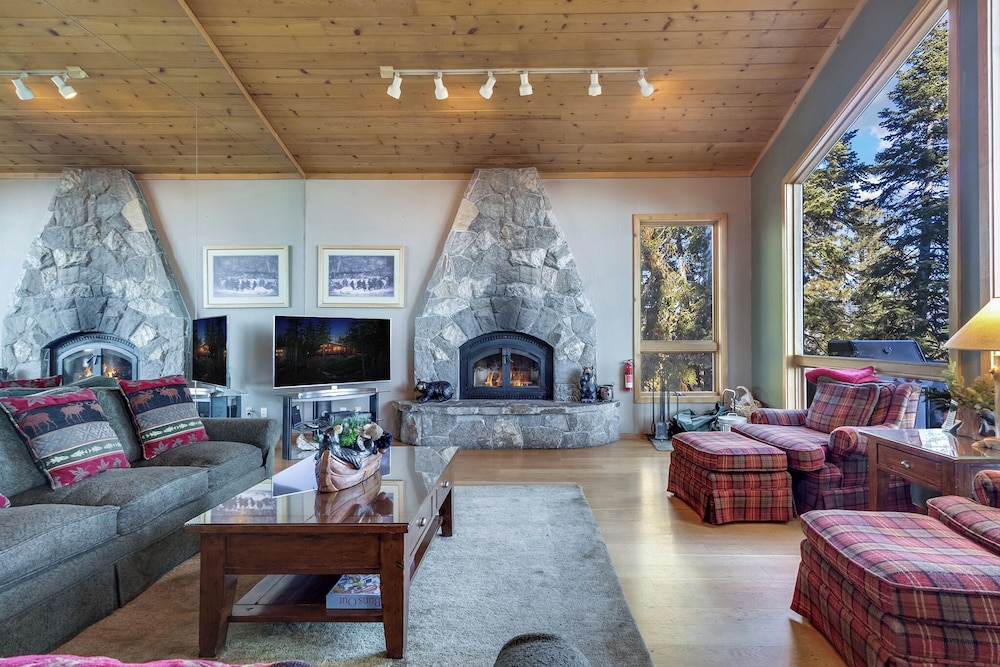 Lakeview Hideaway 3bdr for 8 w/ Private Hot Tub!