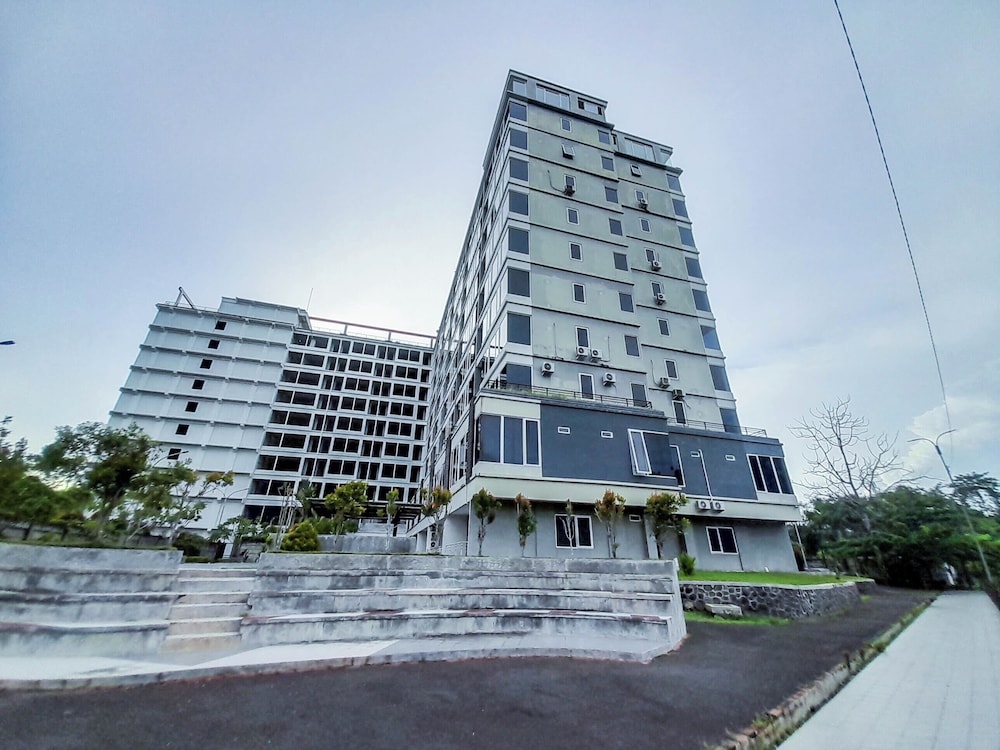 Spacious 2Br At Green Park Yogyakarta Apartment