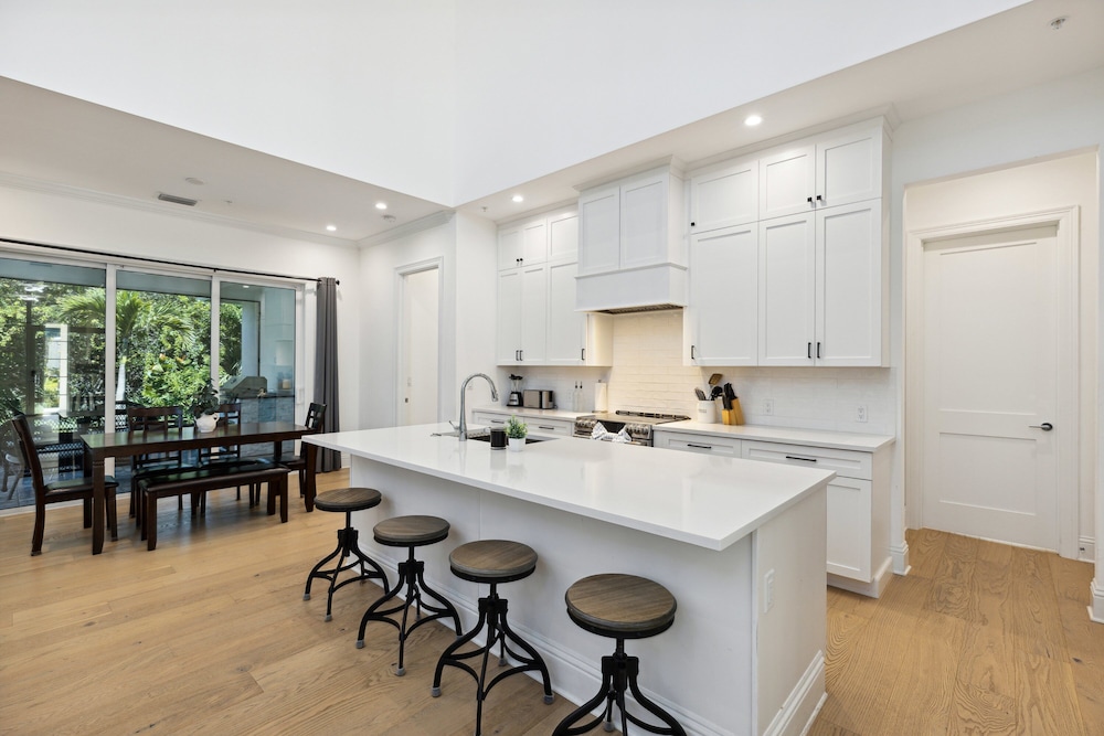 132 Ocean Estates Dr