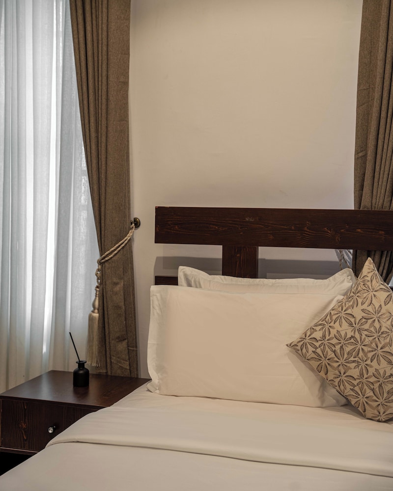 George Residence Ologolo Lekki