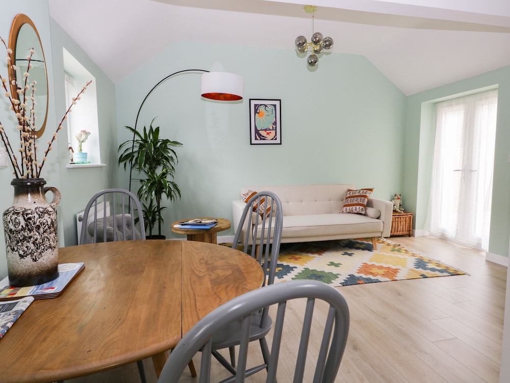 Robin's Nest Cottage