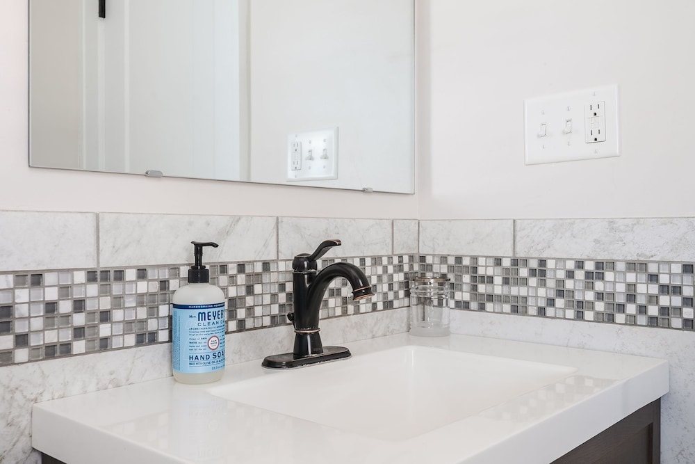 Adorable Broad Ripple Duplex