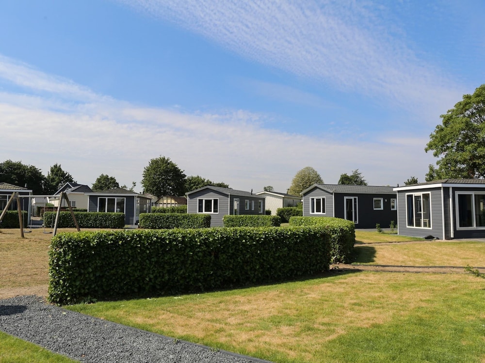 Chalet on the Recreational Lake and the Veluwe