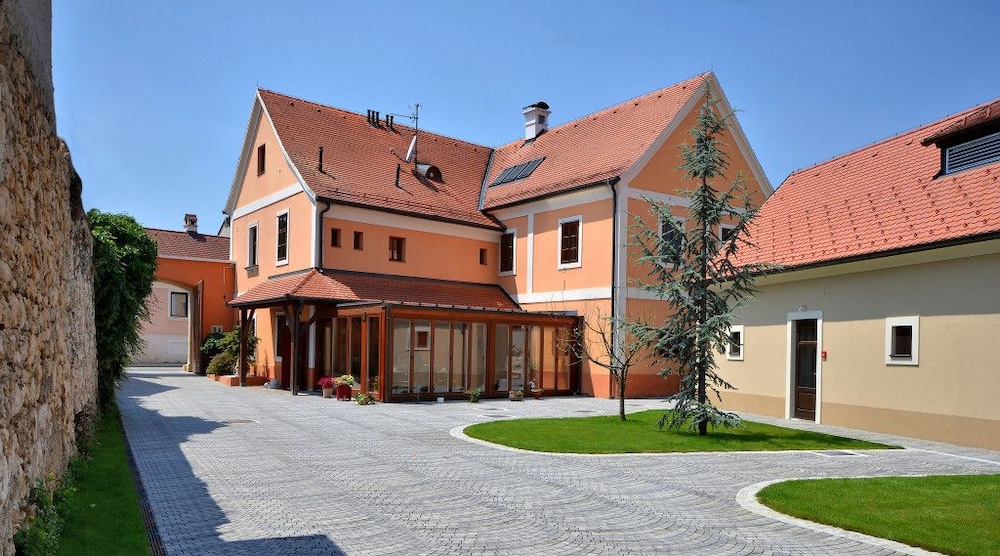 Hotel Pansion Bernarda - Image 1