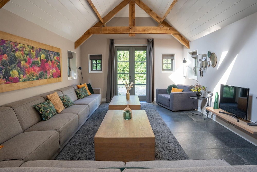 Farmhouse in Veluwe Near Speulderbos Forest