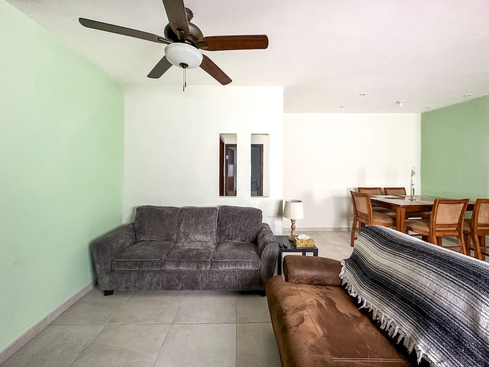 Town Shore Escape 3BR Haven