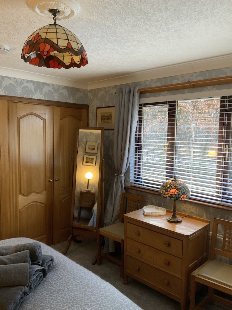 Remarkable 2-bed Cottage in Tranquil Setting view 5