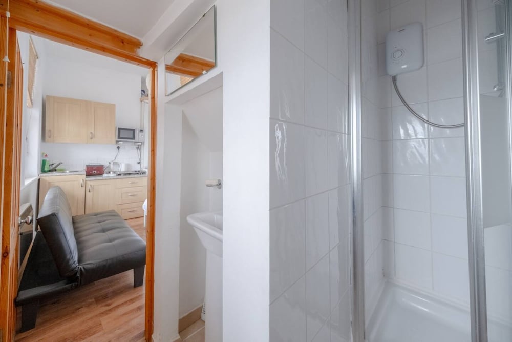 Bright & Quaint Studio Flat - Hornsey!