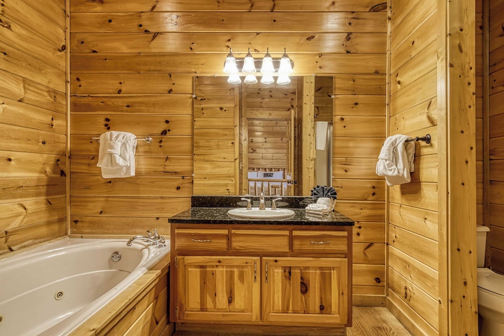 Hot Tub, Game Room, Movie Theater, View Sleeps 18 Lookout Lodge by Avantstay