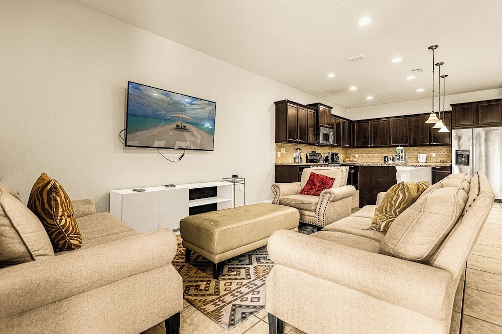 9BR Luxury Vacation Villa near Disney