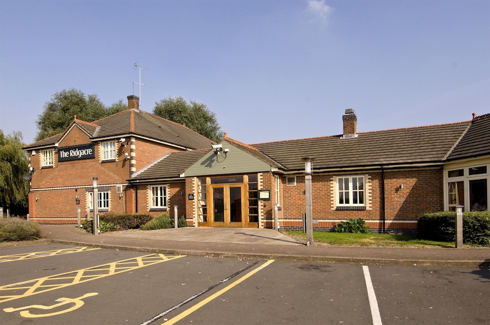 Premier Inn West Bromwich 3