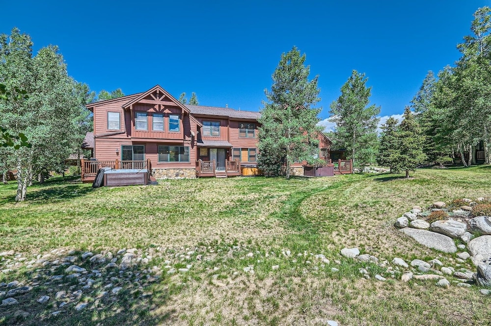 Highland Greens Spruce 3 Bedroom Townhouse by RedAwning view 4