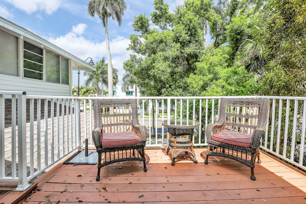 Hibiscus House Bed Breakfast Seashell Room