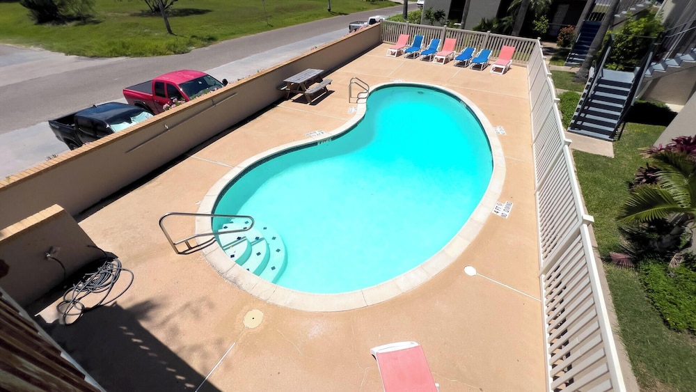 Island Condo - 1st Floor - Pool - Patio