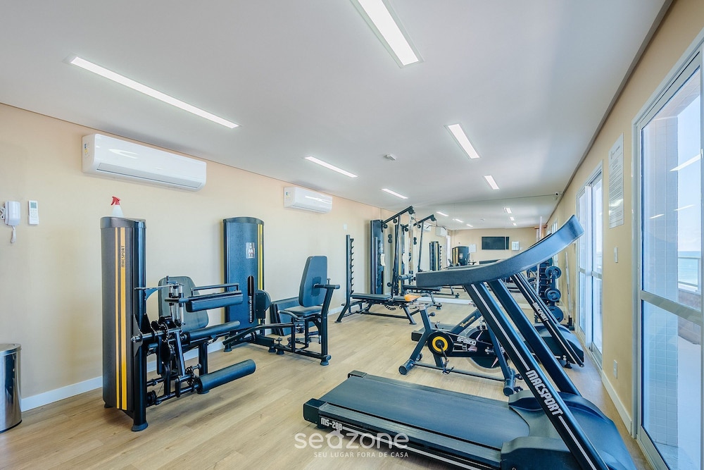 Condo. w/ Pool and Gym 70 m From the Beach - SMA