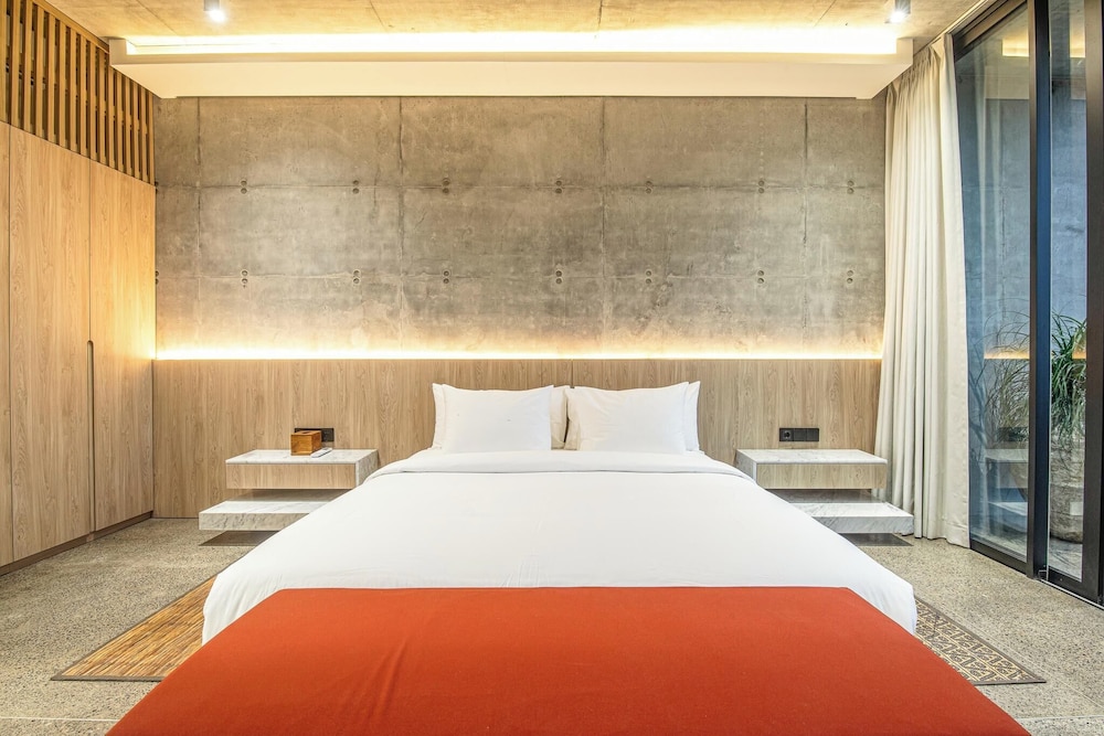 Modern 2BR Villa Enclosed Living Heart of Canggu
