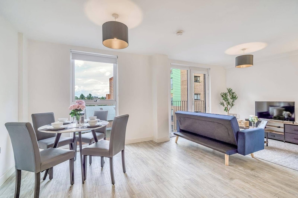 Salford Duplex Apartment - Near City Center