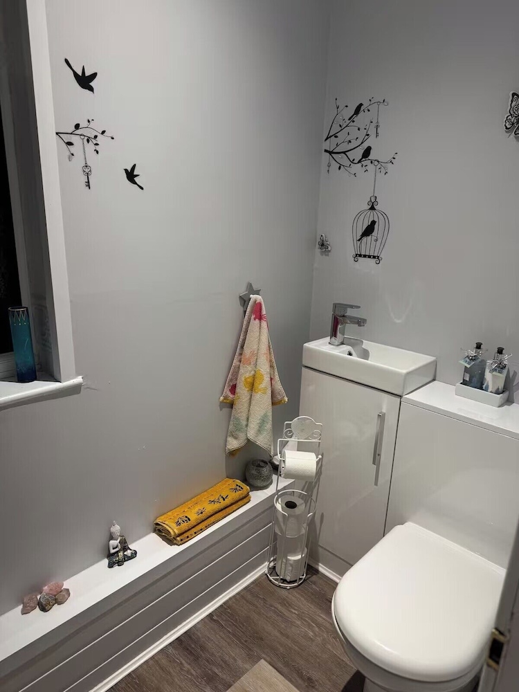 Shottskirk 5-bed Farmstay, Sleeps 13 With Hot Tub
