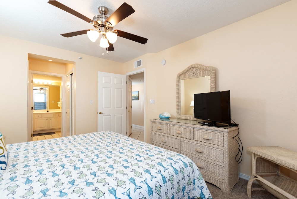 Islander 4002 by Brooks and Shorey Resorts
