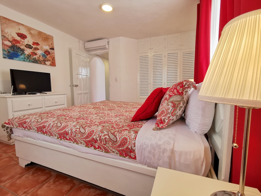 Los Corales Tropical Beach Resort & SPA