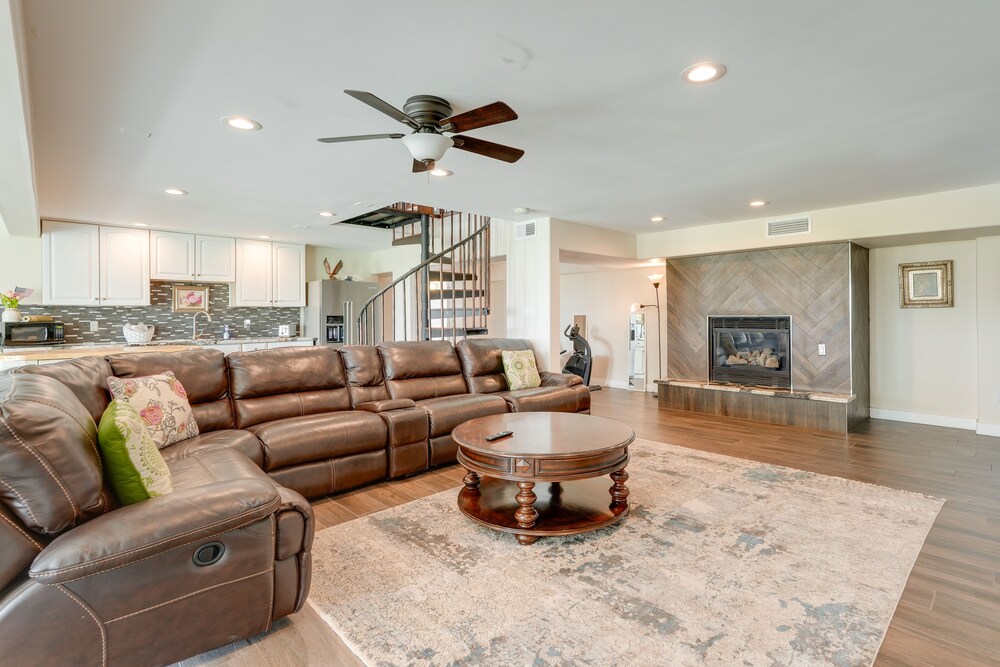 Spacious Arizona Escape - Pool, Hot Tub & Fire Pit