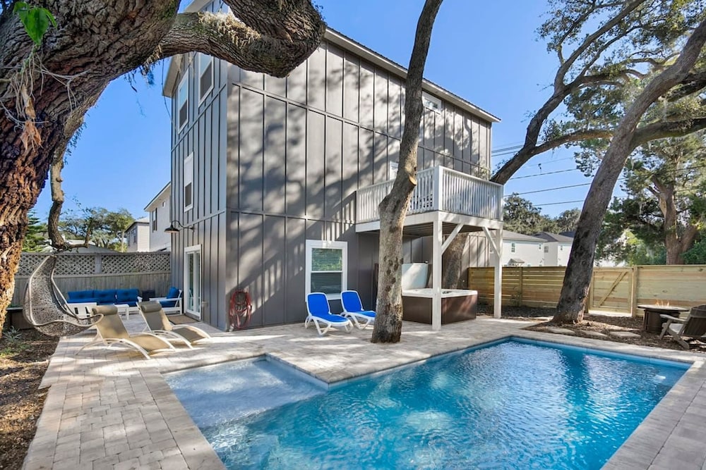Pool Spa Downtown by Beach FOY Add Golf Cart