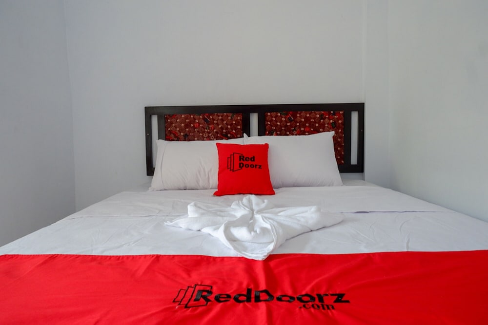 RedDoorz Syariah near Alun Alun Balai Kota Tegal view 5