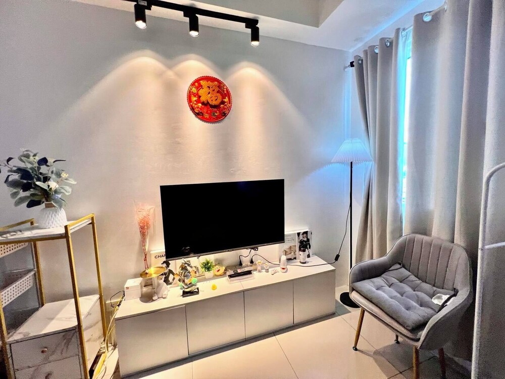 Makati Center Prime Accommodations