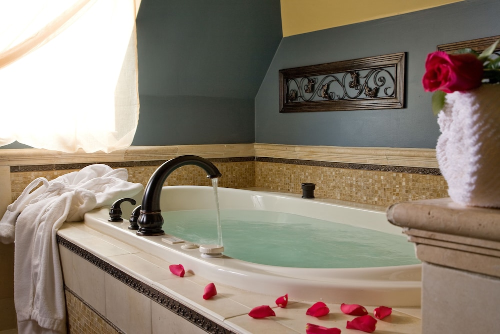 The Kalamazoo House Downtown Hotel & Suites