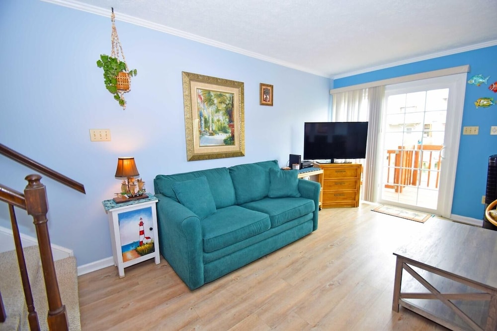 Sea Jay 616c 2 Bedroom Townhouse by RedAwning