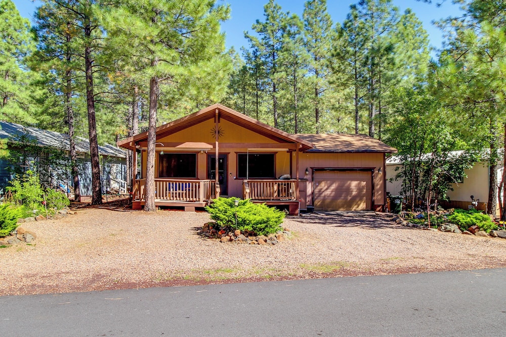 Updated Deck & Fireside Table: Pinetop Cottage view 4