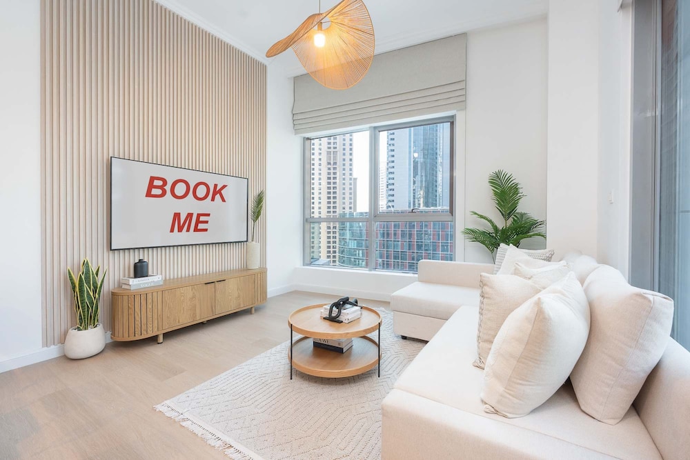 1 Bedroom That Sleeps 4 With Great City Views