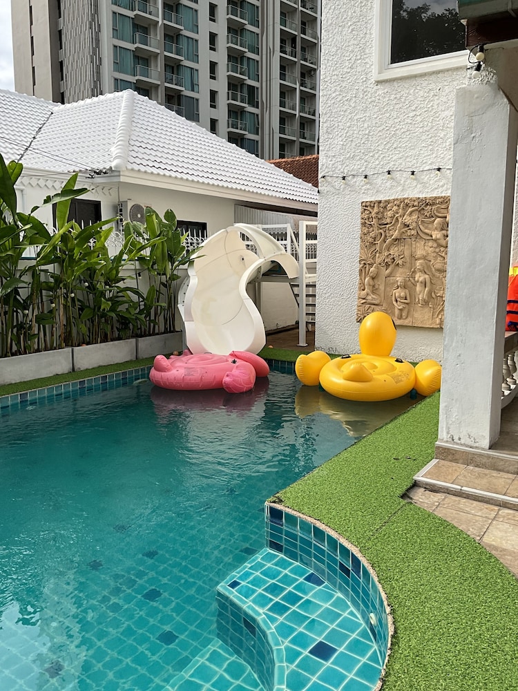 Naklua Pool Villa by PSR ASIA