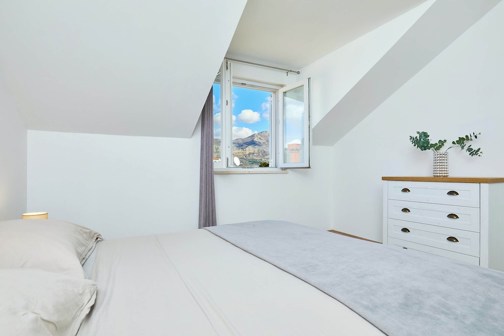 Apartment 2Home