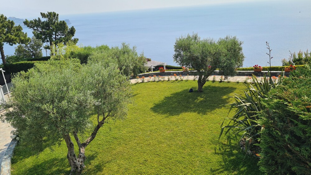 VILLA AGA