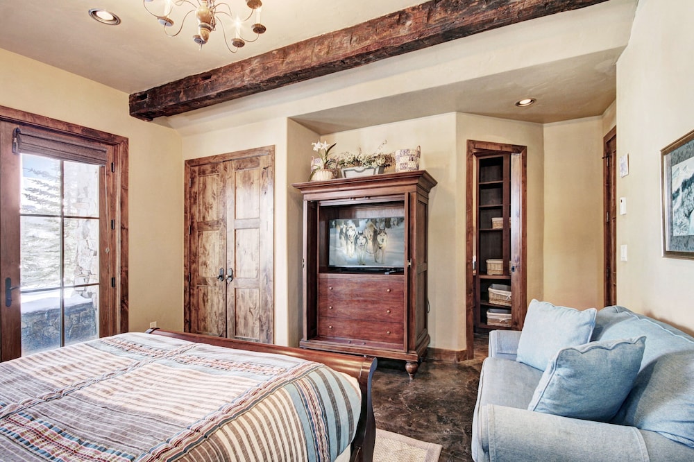 Ski Bridge Lodge - Ski In / Ski Out