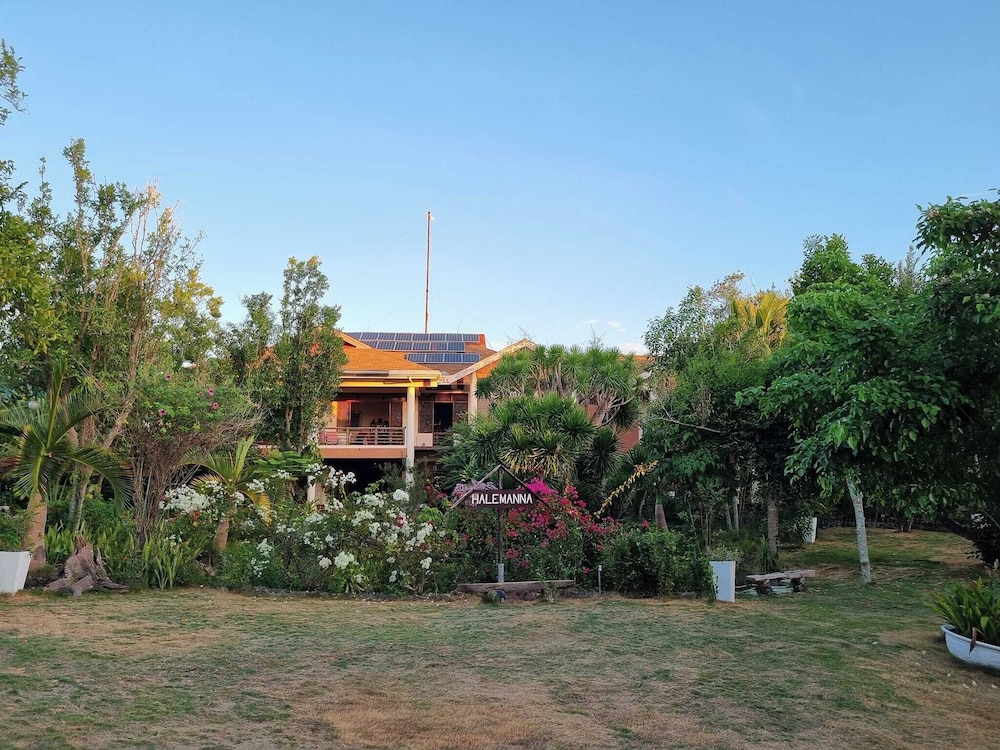Hale Manna Coastal Gardens