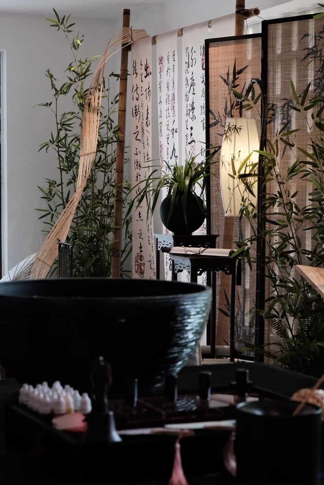 Miyue Shenzhen Tianlu Secret Wild Wizard Holiday Hotel