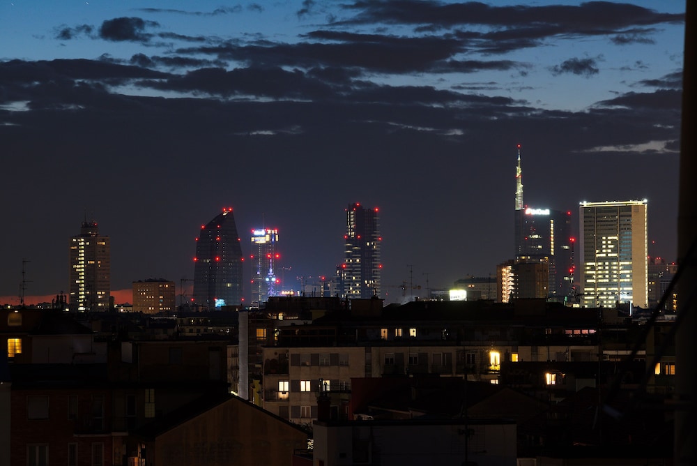 Milan Skyline Apartment, Città Studi, 1 min Metro, Terrace, Wifi, Netflix