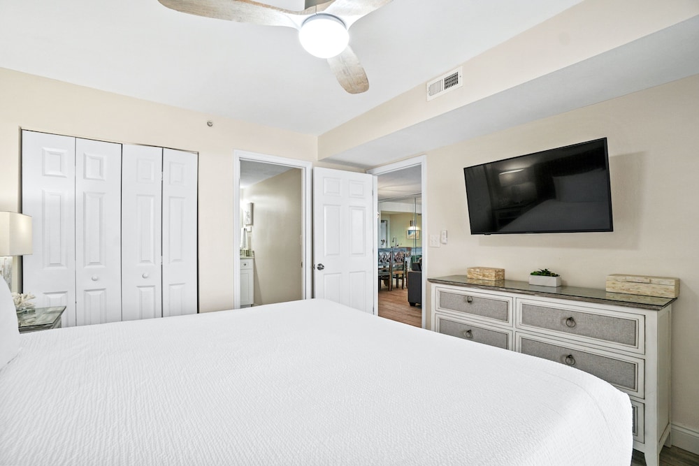 Pelican Beach Resort by Panhandle Getaways