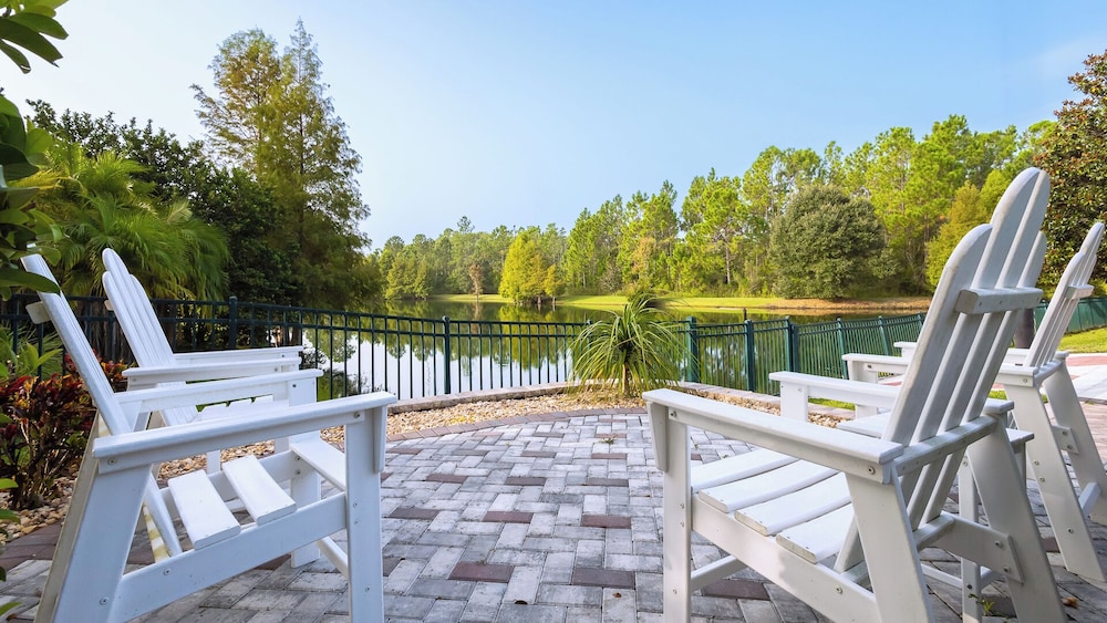 Tropical 2 BDR Condo in Brand New Resort Community - Image 2