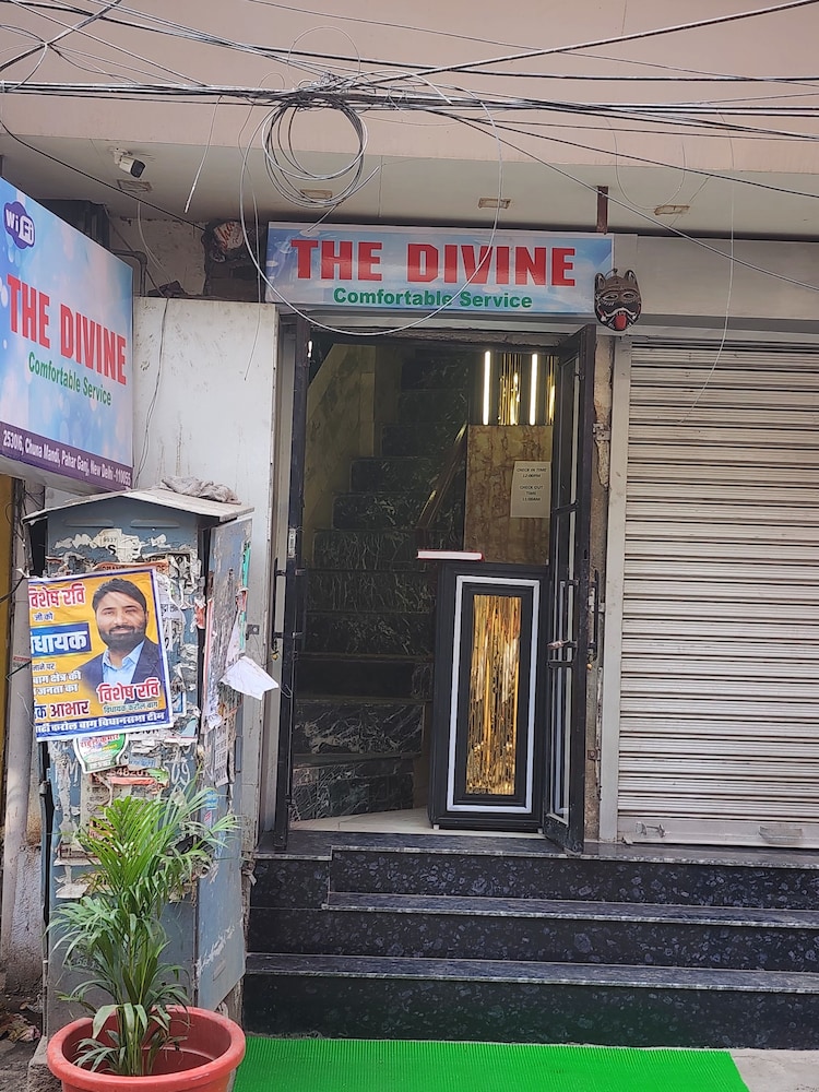 Hotel The Divine